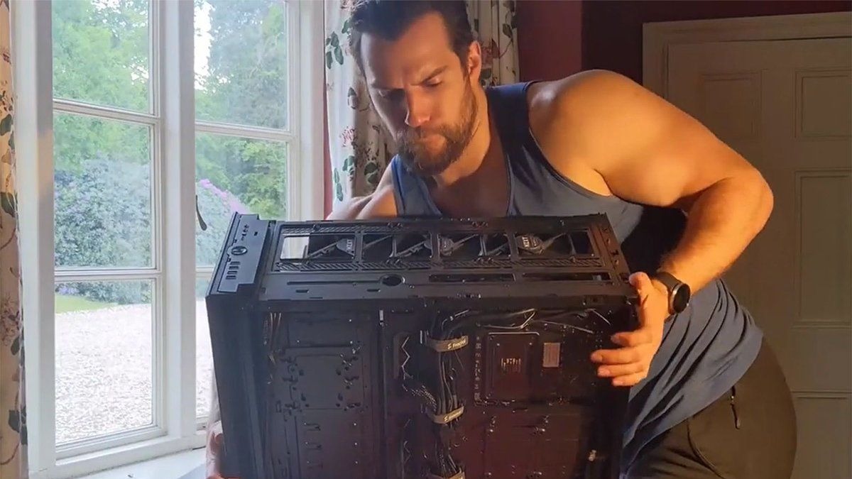 Генри Кавилл рассчитывает на экранизацию Red Dead Redemption 2