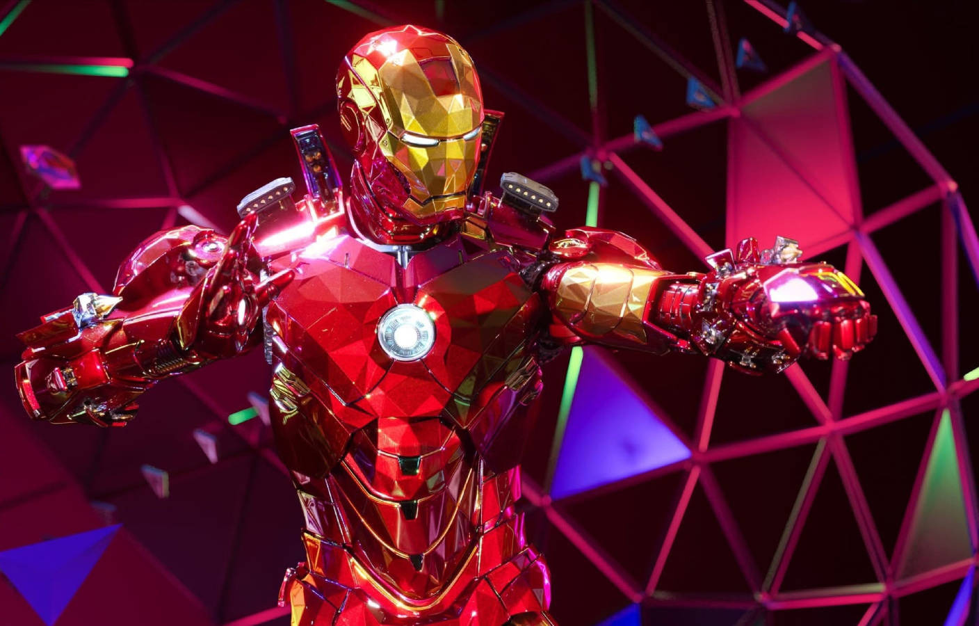 Компания Hot Toys выпустила фигурку Железного человека в фрактальной броне Mark IV